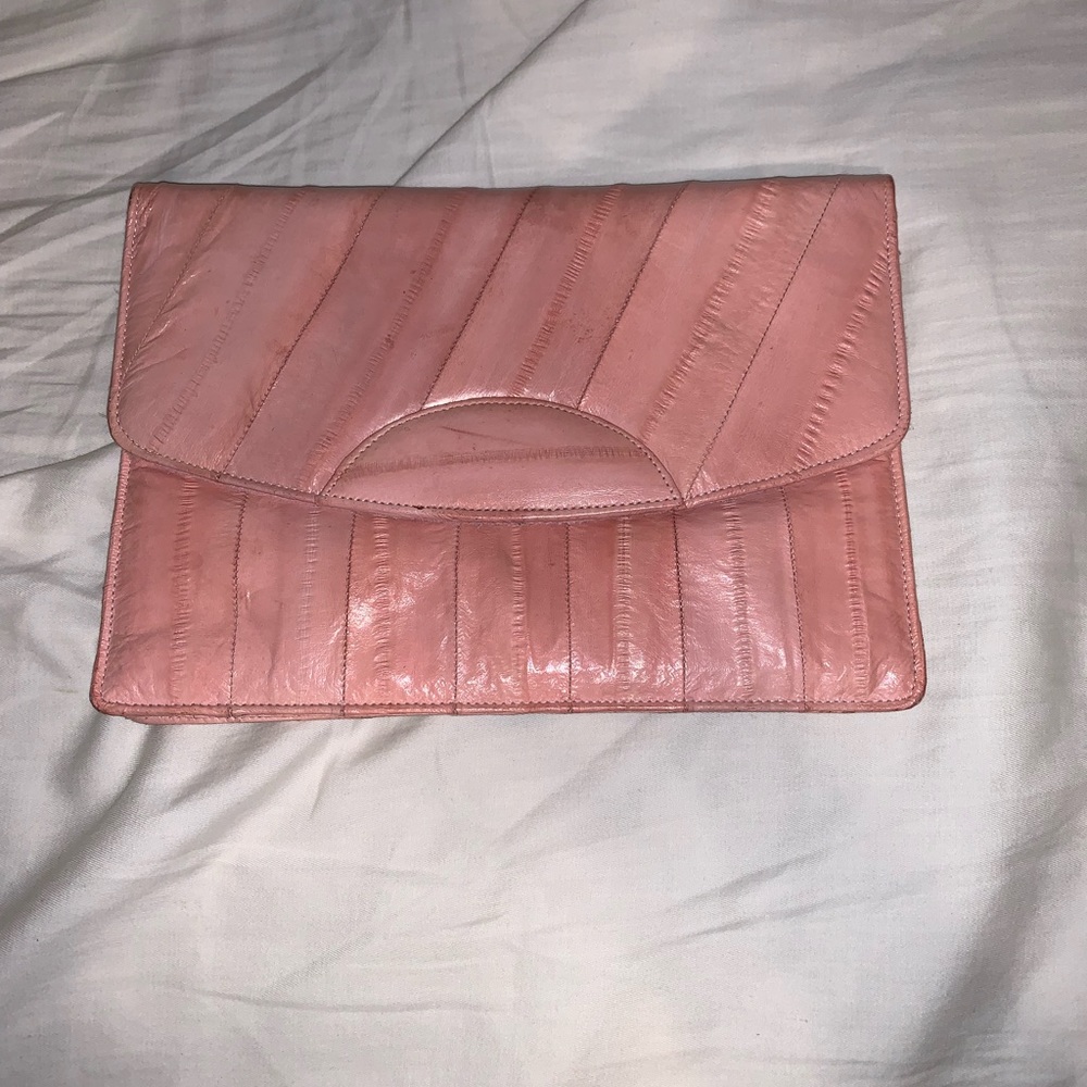 Eel skin clutch